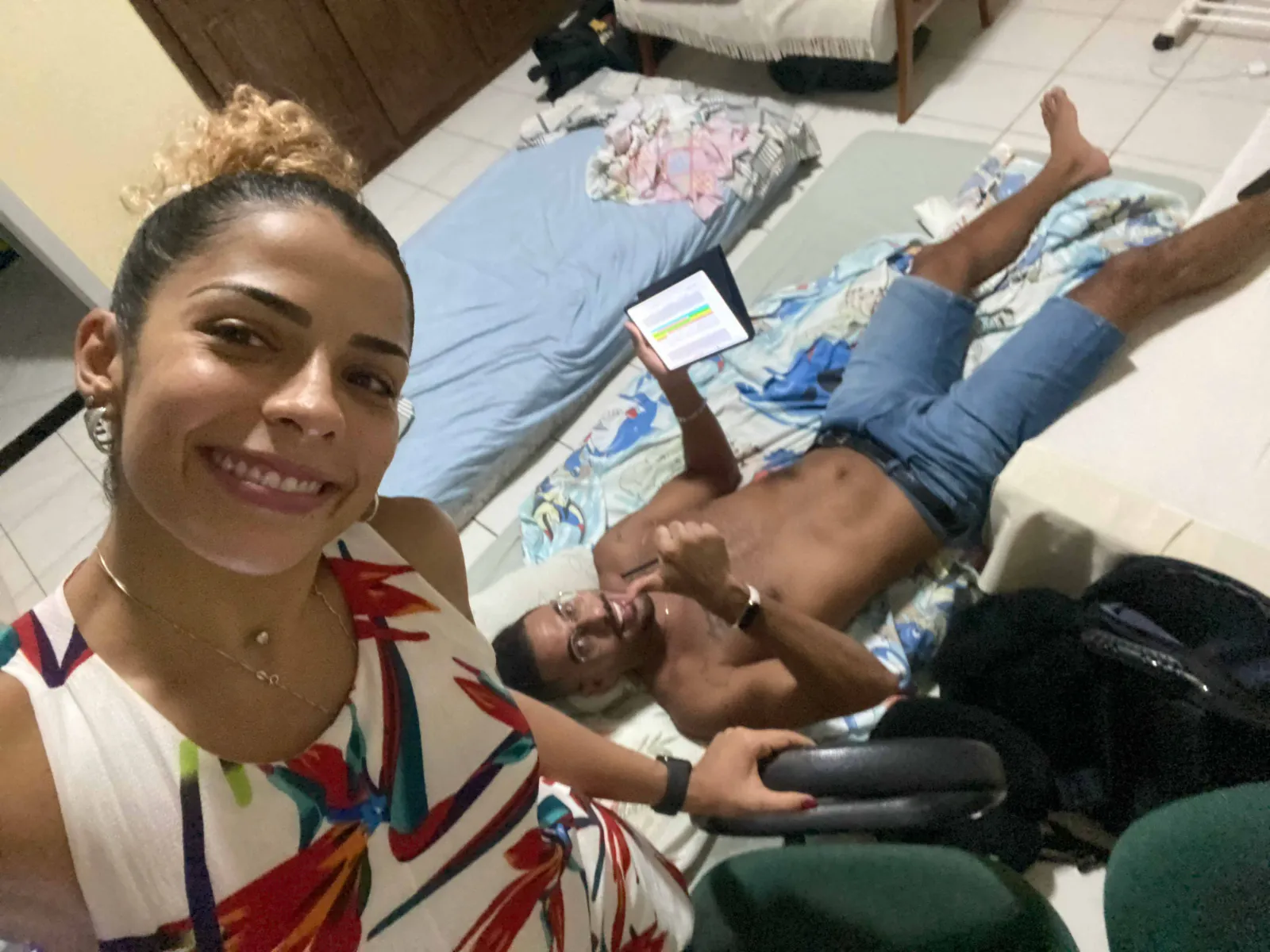 Leonardo e Caroline - estudando juntos